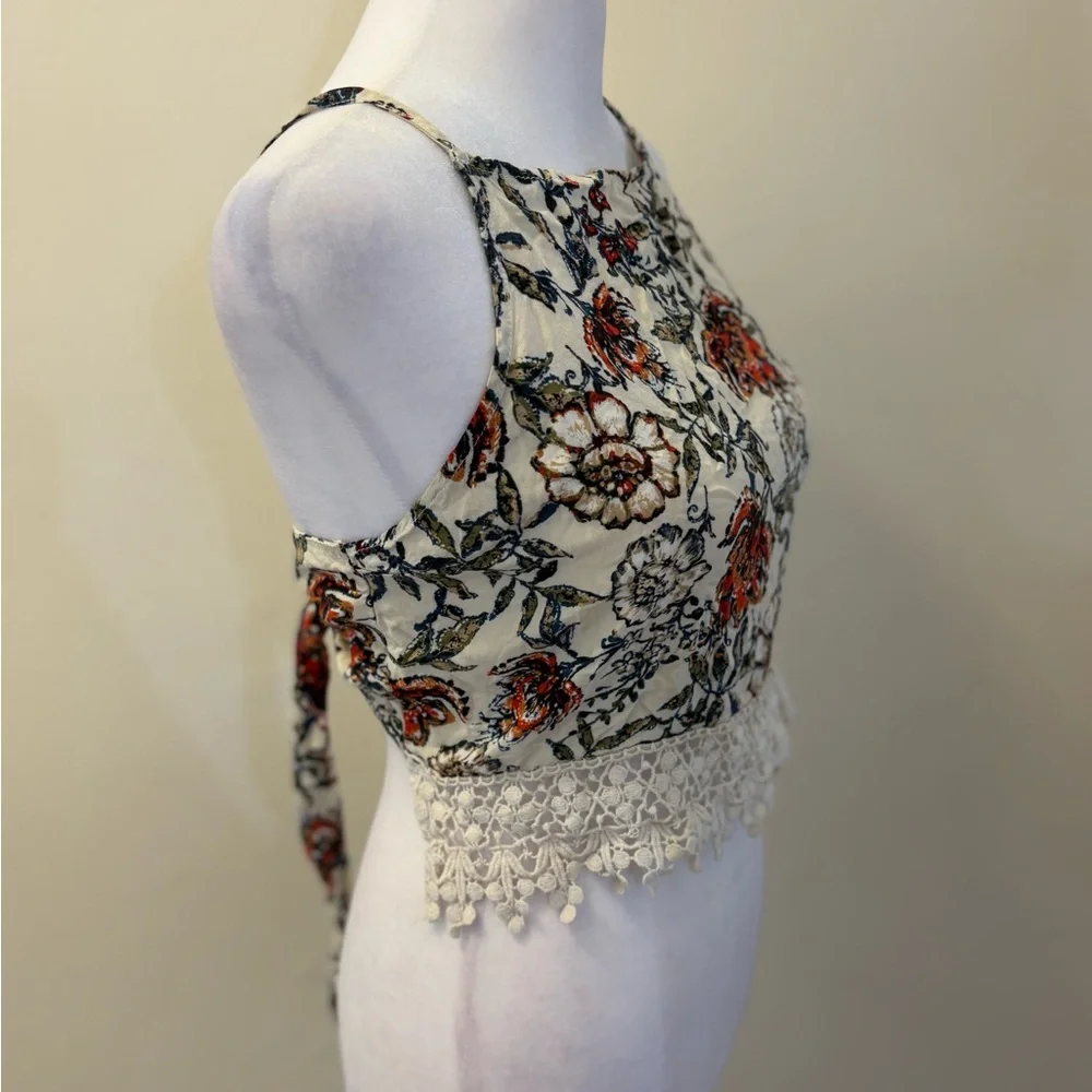 Medium Abercrombie & Fitch Floral Crochet Open Back Tie Crop Top - Picture 5 of 15